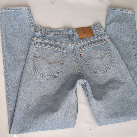 Levi's High-Rise Light Blue Denim Jeans - Picture 4 of 12